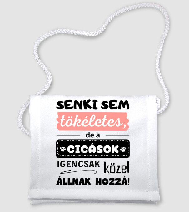  minta fehér pólón
