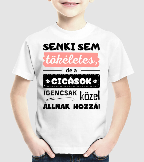  minta fehér pólón