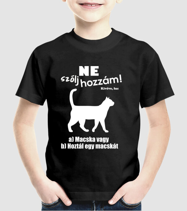  minta fekete pólón